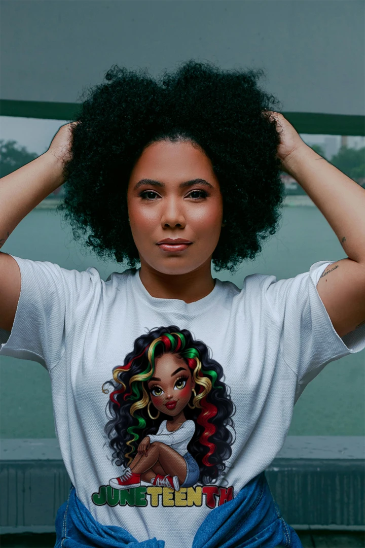 JUNETEENTH V-NECK WOMAN